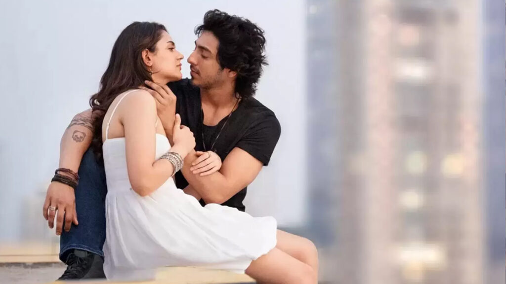 নিজের ভ্রু উপড়ে ফেলেছিলেন ‘সাইয়ারা’ অভিনেত্রী