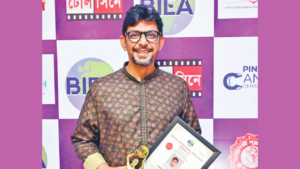 কলকাতায় পুরস্কার পেলেন চঞ্চল চৌধুরী কলকাতায় পুরস্কার পেলেন চঞ্চল চৌধুরী