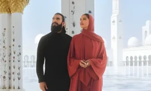 কটাক্ষের মুখে দীপিকা পাড়ুকোন