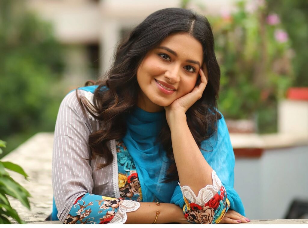 প্রযোজনায় আসছেন জনপ্রিয় অভিনেত্রী তাসনিয়া ফারিণ