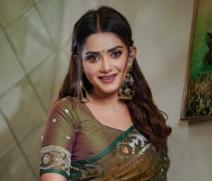 তানজিন তিশার নামে প্রতারণার অভিযোগ ও তিশার স্ট্যাটাস
