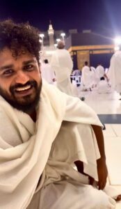 ওমরা পালনে মক্কায় অভিনেতা ফারহান