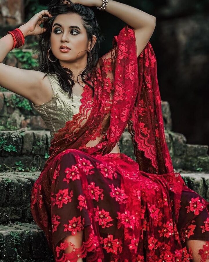 অভিনয় ছেড়ে বিদেশ চলে যাবেন তানিয়া বৃষ্টি