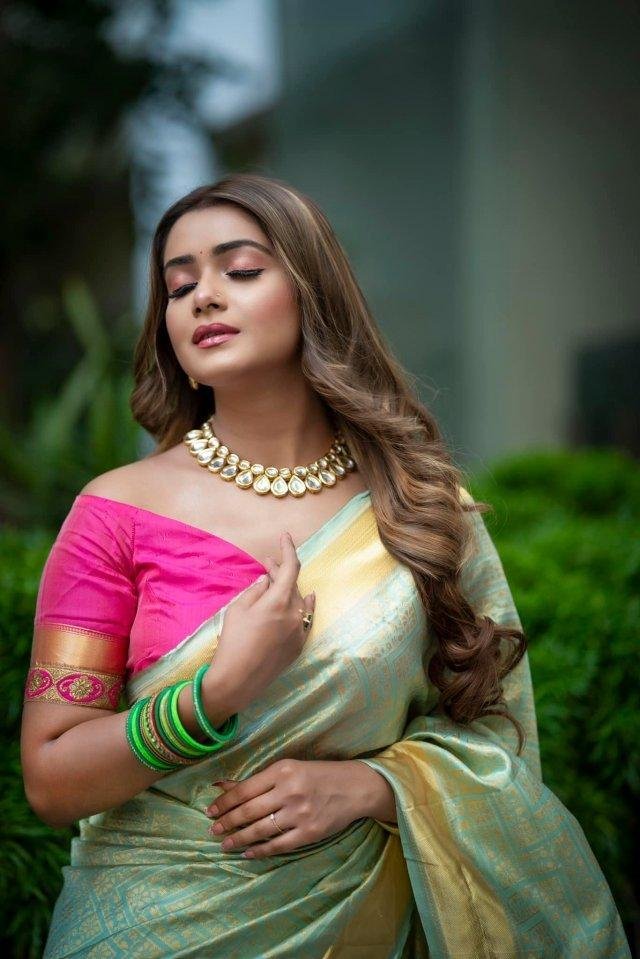 তিশার বিরুদ্ধে প্রতারণার অভিযোগ
