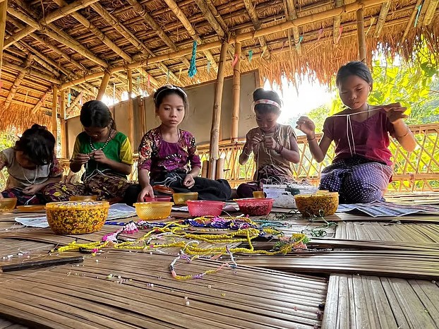 বান্দরবানের ম্রো শিশু ও সম্প্রদায় নিয়ে ‘পাওমুম পার্বণ’