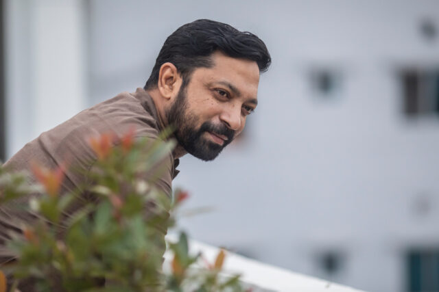 একই ফ্রেমে বর্ষণ ও শার্লিন