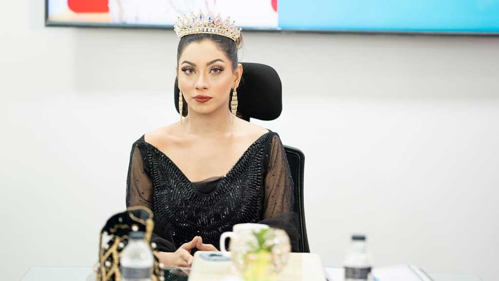 মডেল মেঘনা আলম ঢাকা-৮ এর প্রার্থী