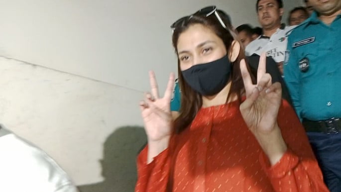 মেহজাবীন চৌধুরীর বিরুদ্ধে মামলা