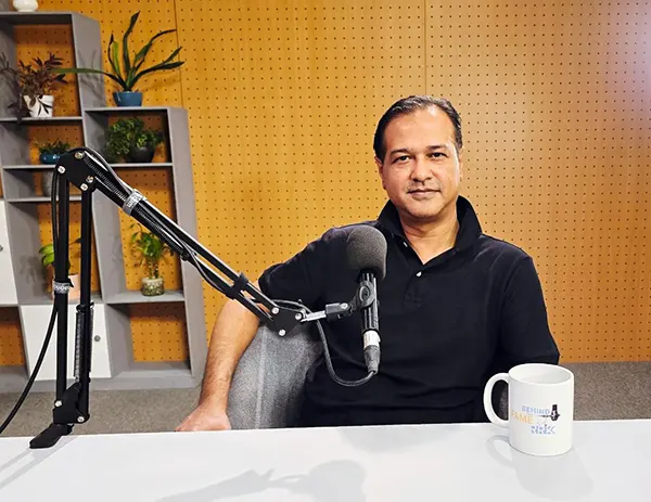 আসিফ আকবরকে ‘বেয়াদব’ বললেন ওমর সানী