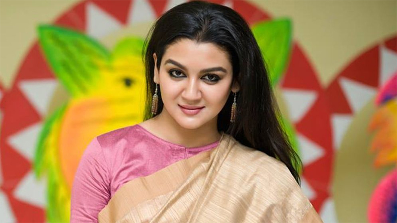 একুশের স্মৃতিতে আবেগঘন পোস্ট জয়ার