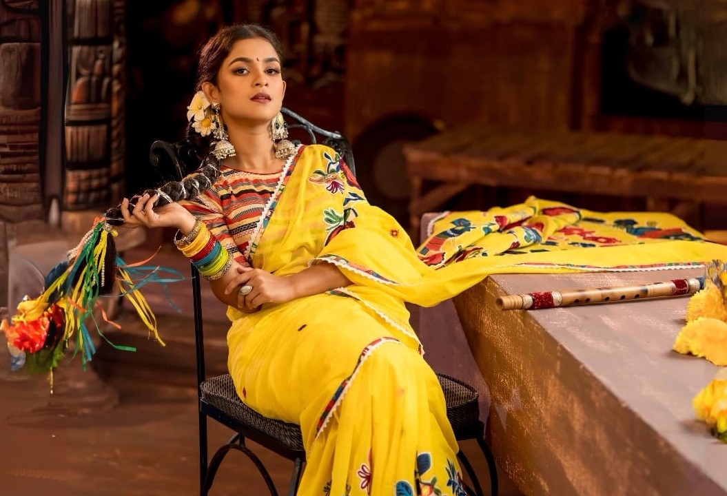 উচ্চ মাধ্যমিকেই প্রেমে পড়েন সাদিয়া আয়মান