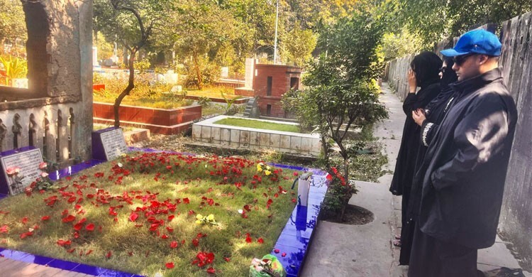 শাফিন আহমেদের কবর জিয়ারত ওজির