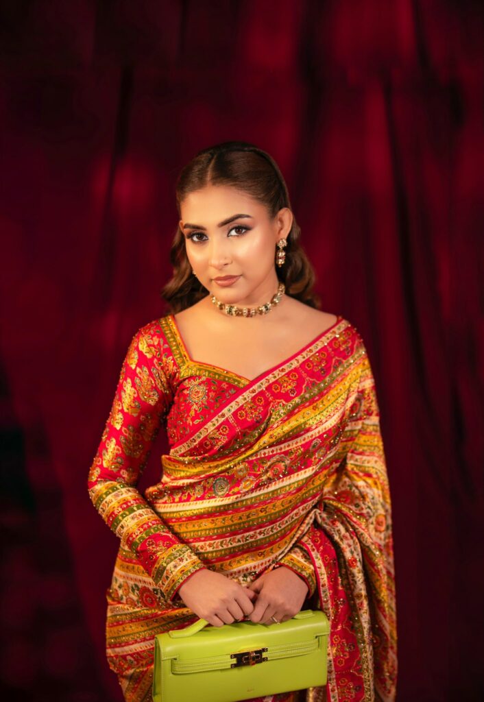 শাড়িতে মেহজাবীনকে কেমন লাগে