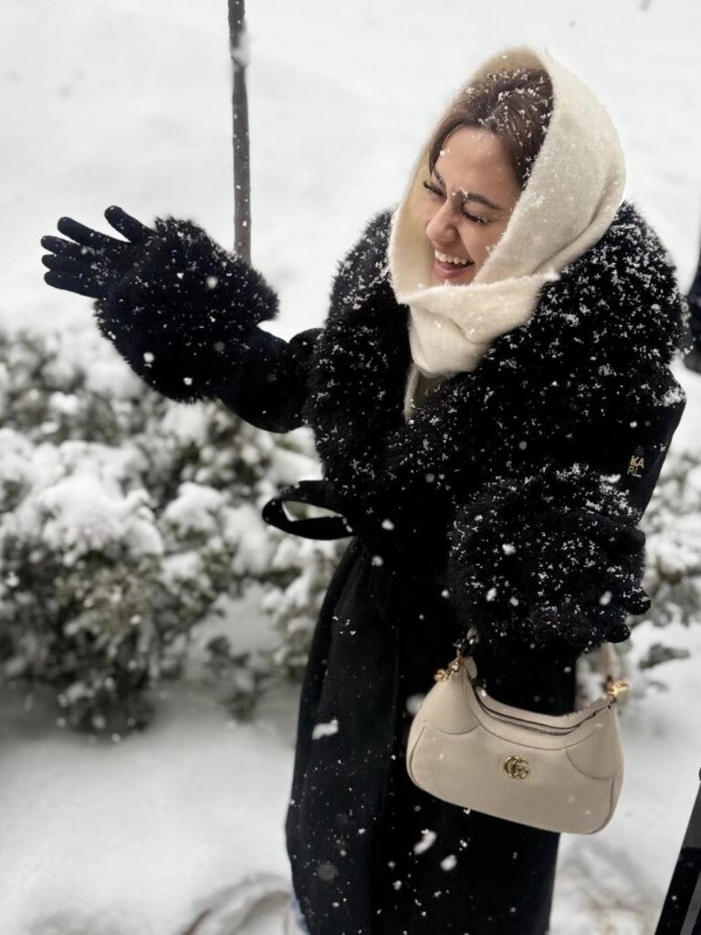 নুসরাত ফারিয়া শাকিবের সাথে প্রেম