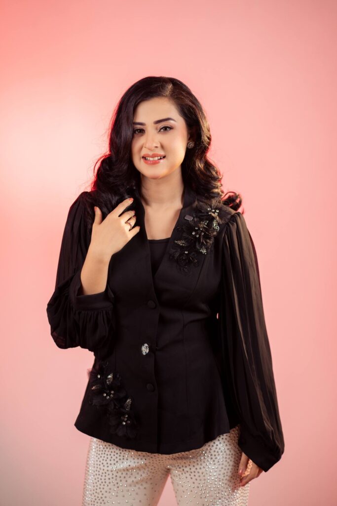 অভিনেত্রী শবনম বুবলী মা