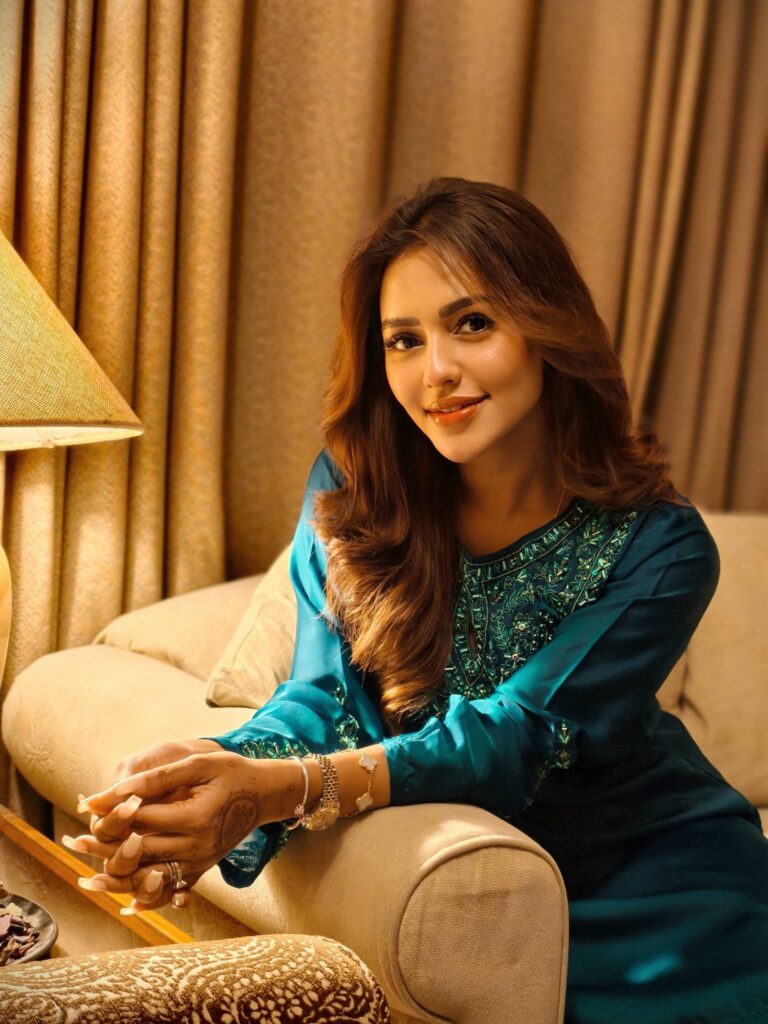 নুসরাত ফারিয়া শাকিবের সাথে প্রেম