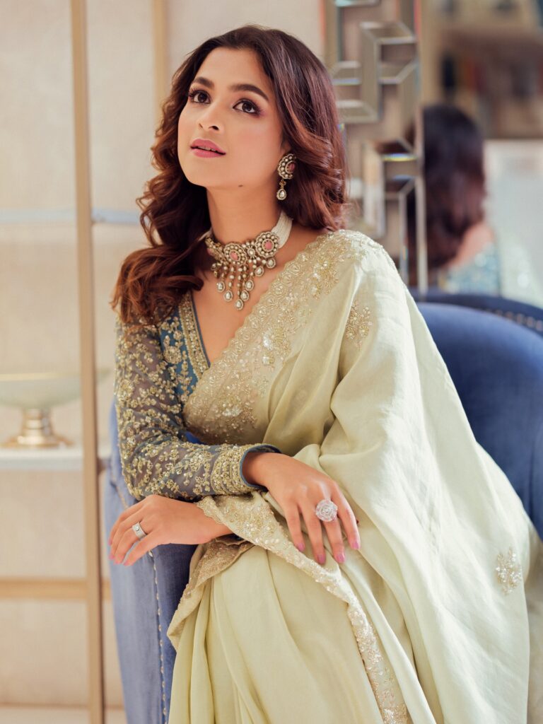 তটিনী ও সাদিয়া আয়মানের সৌন্দয্যে