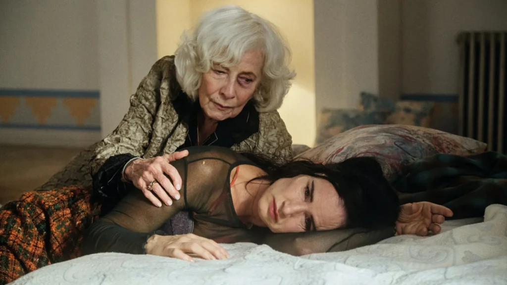 ১০টি চলচ্চিত্র সমালোচকদের আলোচনায়