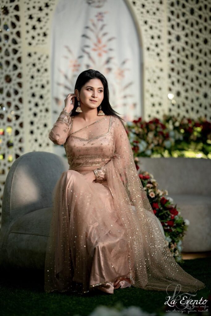 স্পর্শিয়া স্বামীর বিরুদ্ধে ম্যানিপুলেশনের