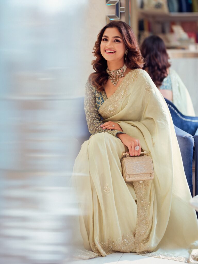 তটিনী ও সাদিয়া আয়মানের সৌন্দয্যে