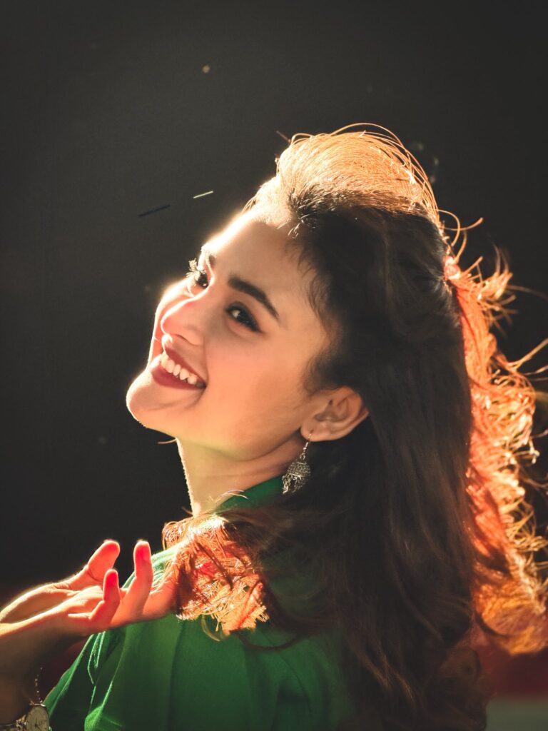 তটিনী ও সাদিয়া আয়মানের সৌন্দয্যে