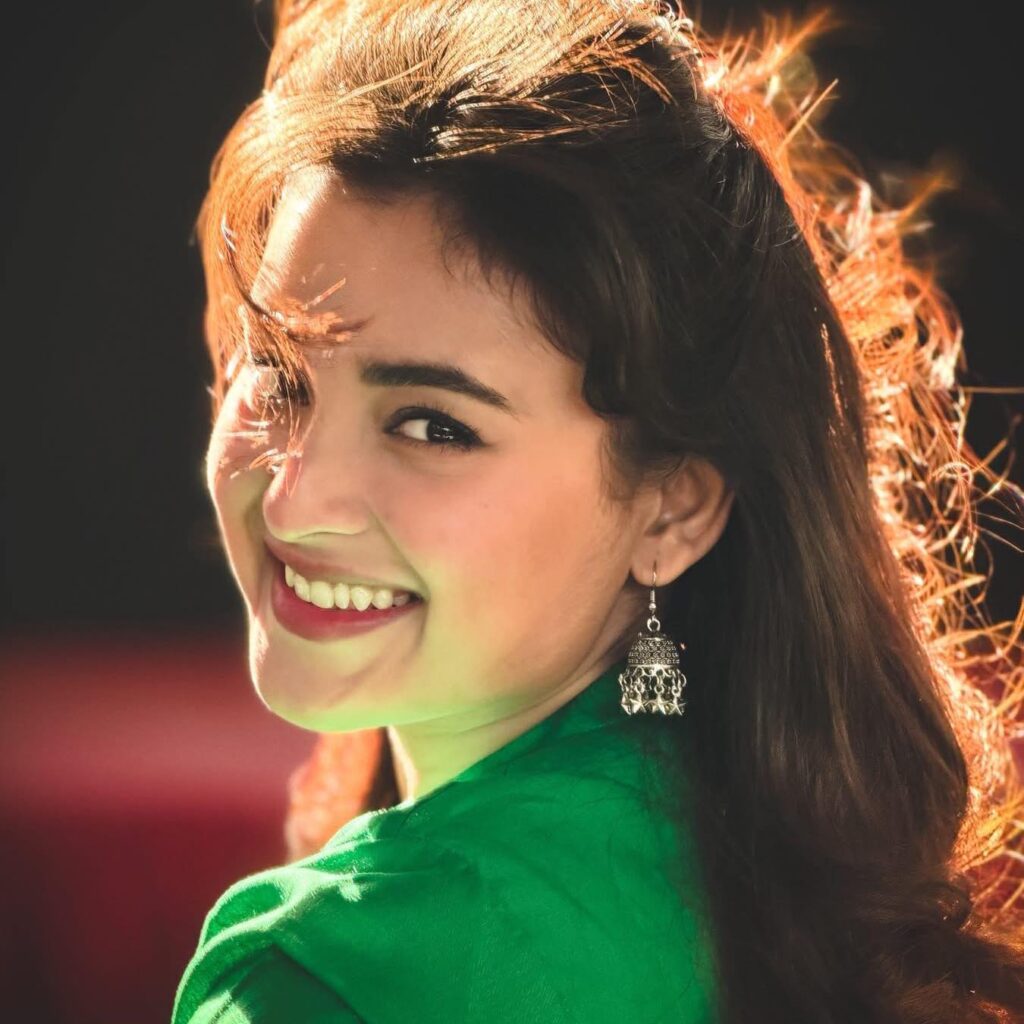 তটিনী ও সাদিয়া আয়মানের সৌন্দয্যে