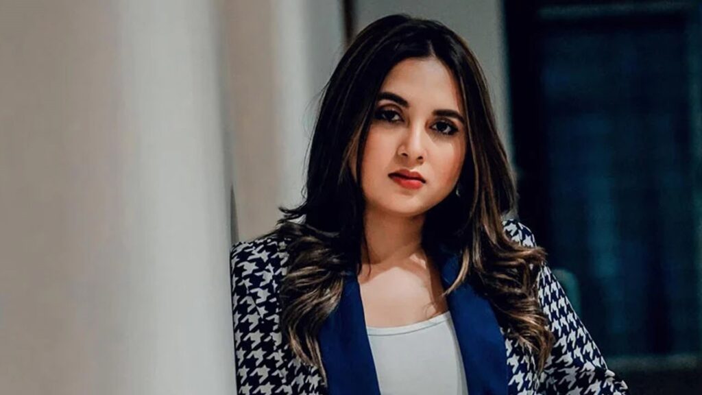 দ্বিতীয় অস্ত্রোপচারের পর দেশে ফিরলেন তানিয়া বৃষ্টি