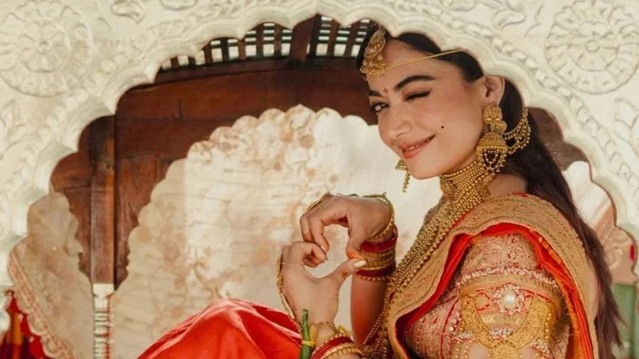 বিজয়-রাশমিকার দাম্পত্যের এক মাস