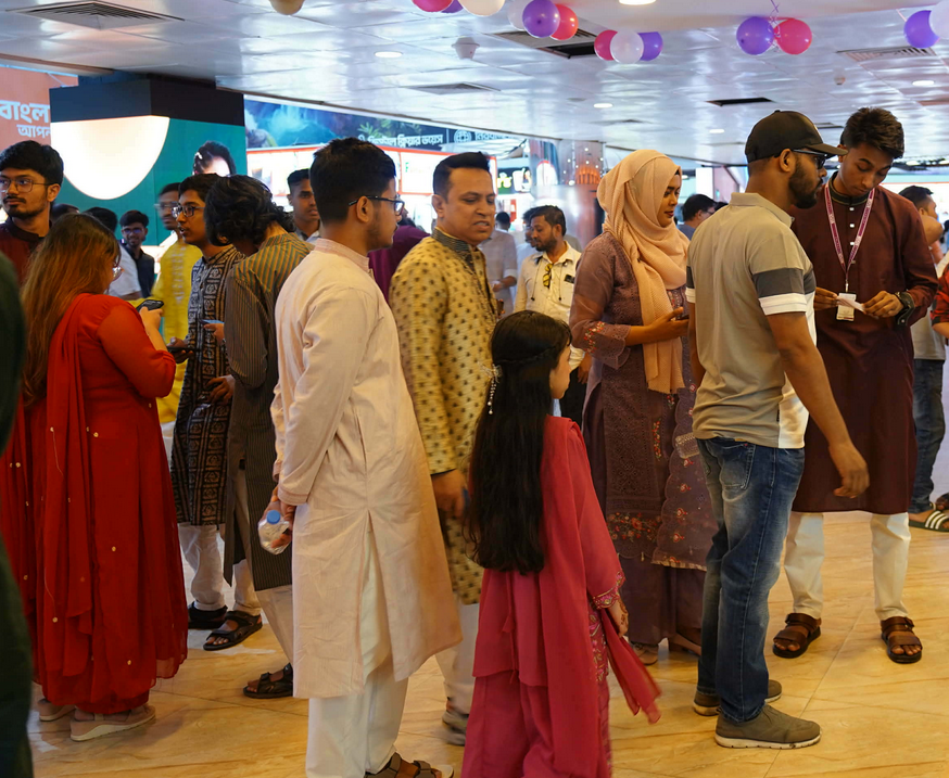 ঈদ সিনেমার বক্স অফিস লড়াইয়ে শীর্ষে দম