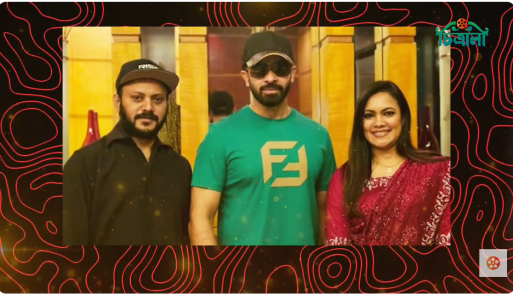 ছবির পরিচালক আবু হায়াত মাহমুদ