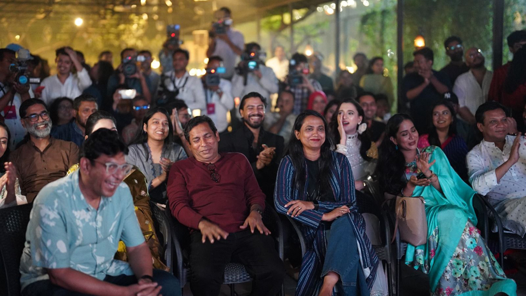 বনলতা এক্সপ্রেস এর ট্রেলারে হুমায়ূন আহমদকে স্মরণ