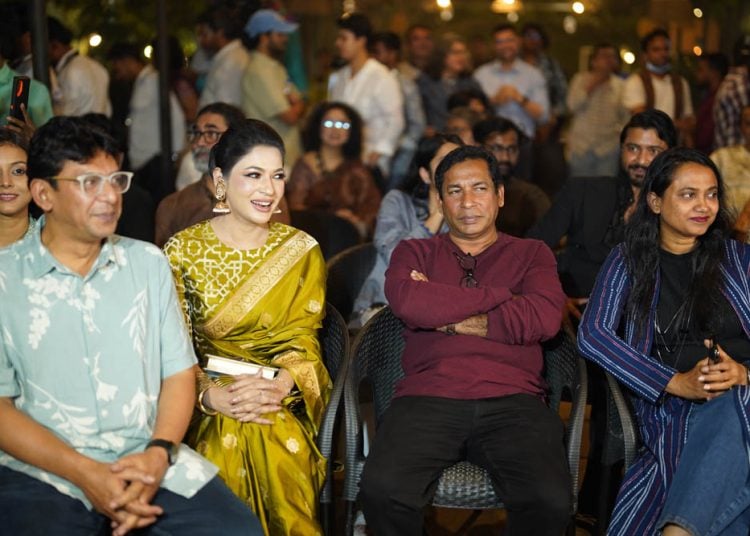 বনলতা এক্সপ্রেস এর ট্রেলারে হুমায়ূন আহমদকে স্মরণ