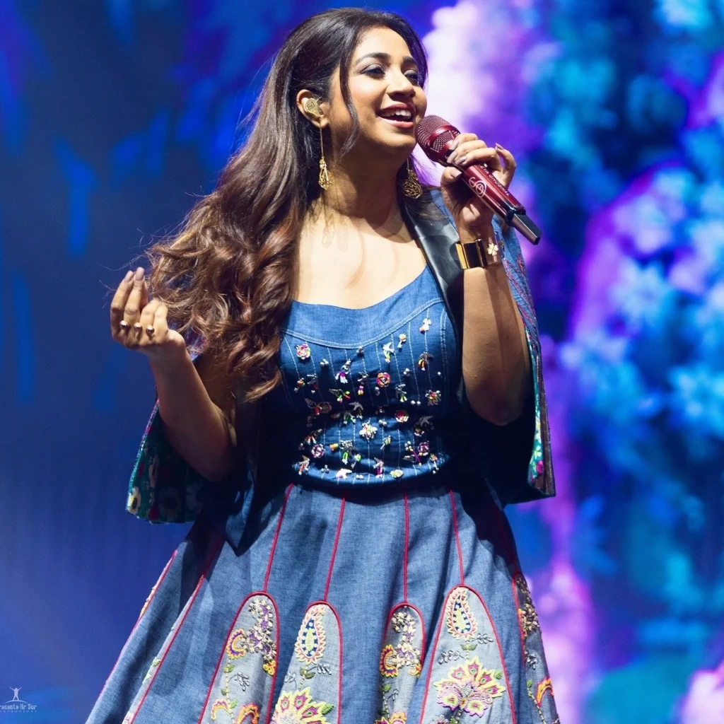 শ্রেয়া ঘোষাল নারীদের প্রতি