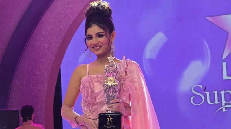 লাক্স সুপারস্টার হলেন রাজশাহীর বর্ণিতা