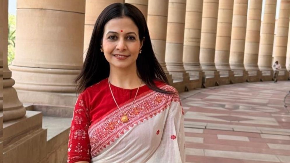 সংসদ সদস্য হিসেবে শপথ নিলেন কোয়েল মল্লিক