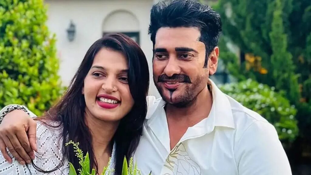 বিরতি ভেঙে আবার পর্দায় ফিরছেন অন্তত-বর্ষা জুটি