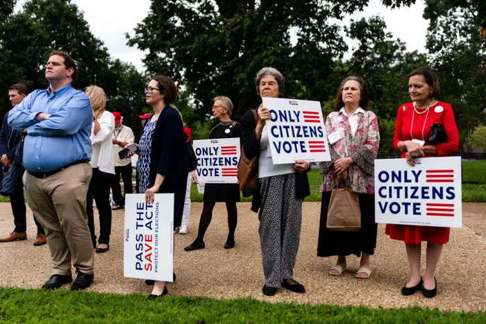 মেরিল স্ট্রিপ ট্রাম্পকে কড়া সমালোচনা