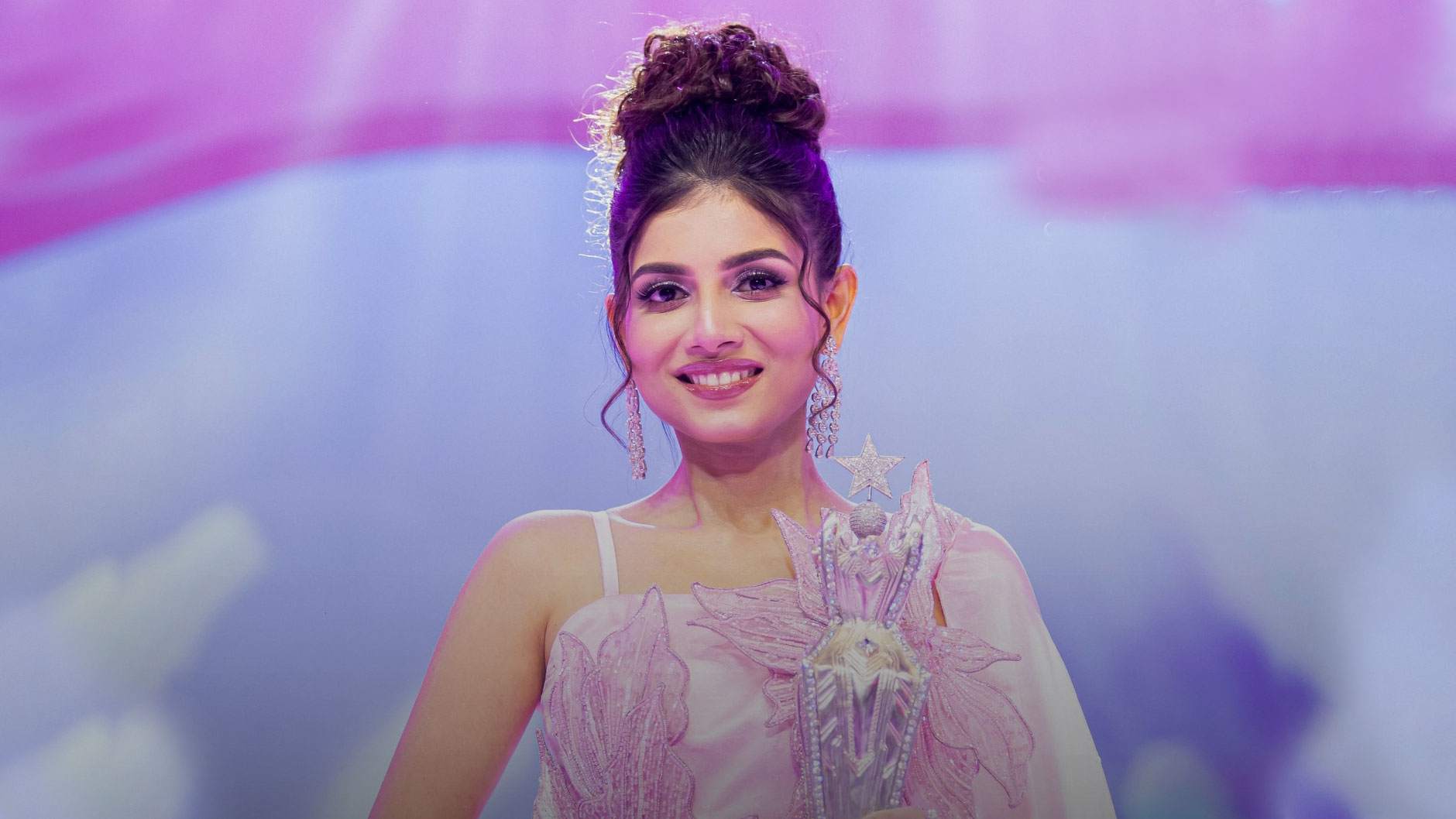 কিভাবে বিদুষী বর্ণিতা হয়ে উঠলেন লাক্স সুপারস্টার?