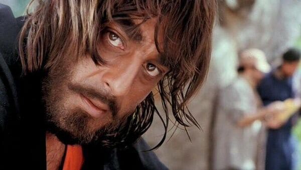 চার হাজার কারাবন্দী লিখেছেন সিনেমার গল্প