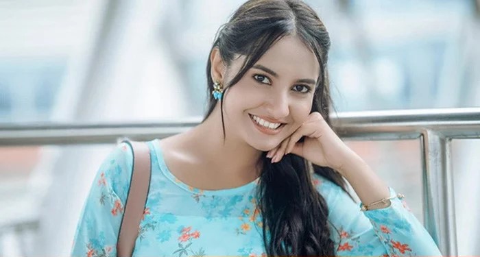 ওয়াশরুমে ভয়ংকর অভিজ্ঞতা ফারিনের – আতঙ্কে অভিনেত্রী