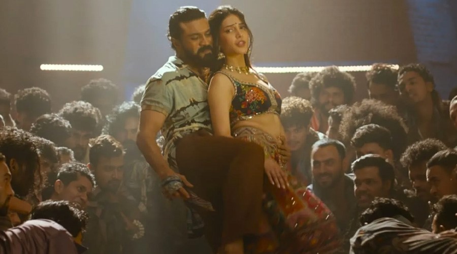 বিতর্কে রামচরণের ‘পেড্ডি’- বক্স অফিসে সাফল্য