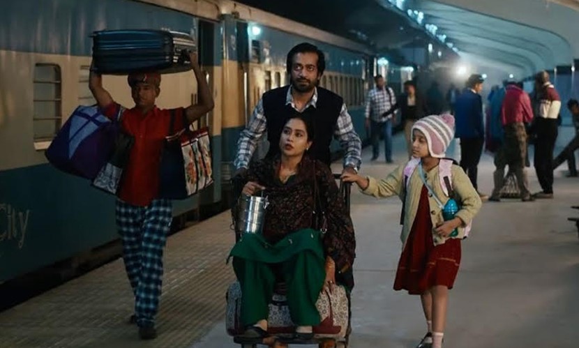 বনলতা এক্সপ্রেস বন্ধে মানববন্ধনে রুমিন ফারহানার ক্ষোভ