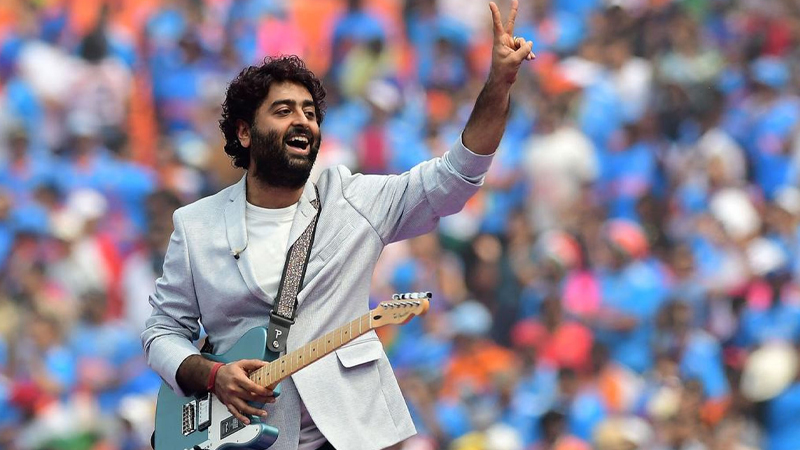 গ্রামের চিকিৎসালয়ে অরিজিৎ, ভক্তদের উদ্বেগ