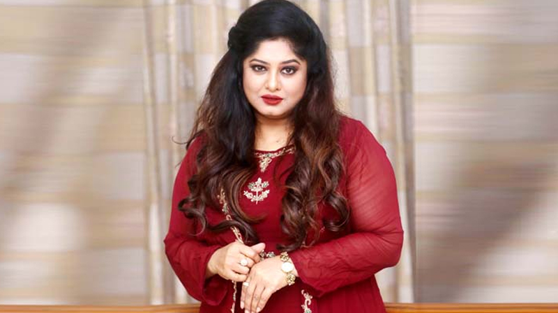 ‘বিচ্ছেদ বেদনা’ নিয়ে পরিচালনায় ফিরলেন মৌসুমী