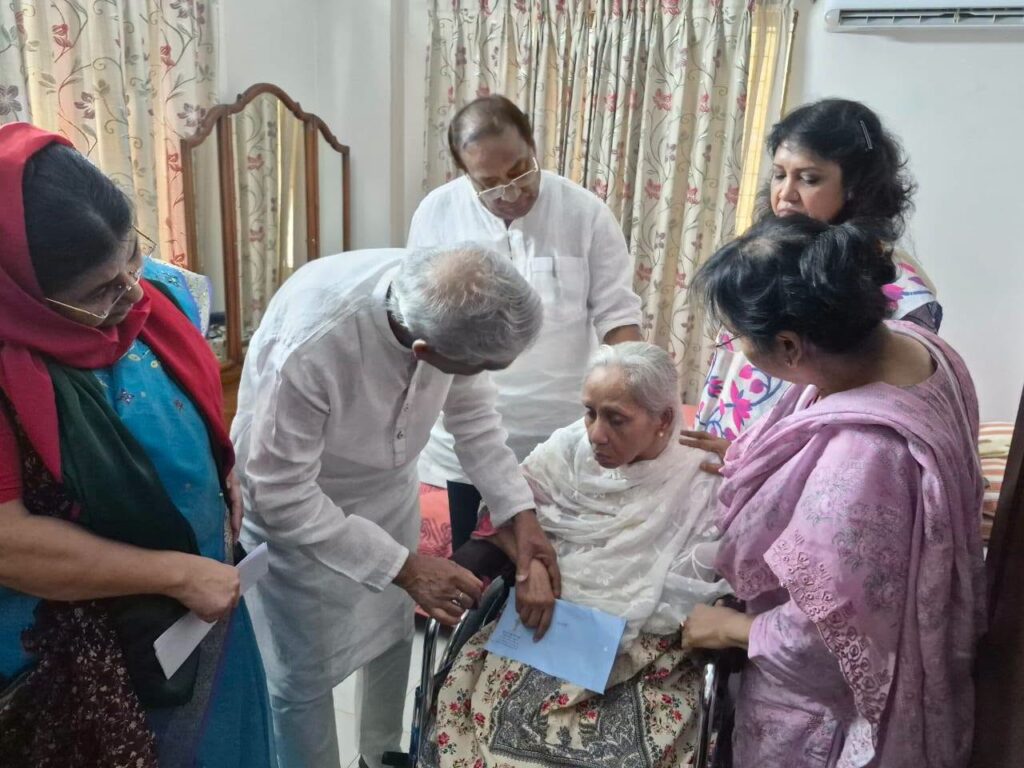 শবনম মুস্তারিকে আর্থিক সহায়তা