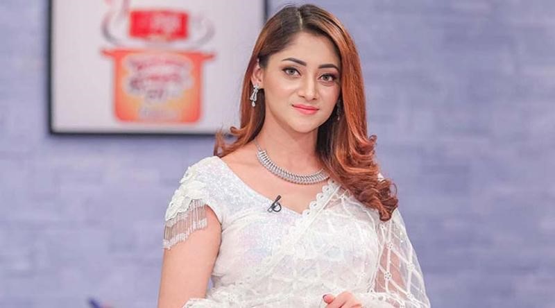 পূজা চেরীর বিয়ে, পাত্র ব্যবসায়ী?