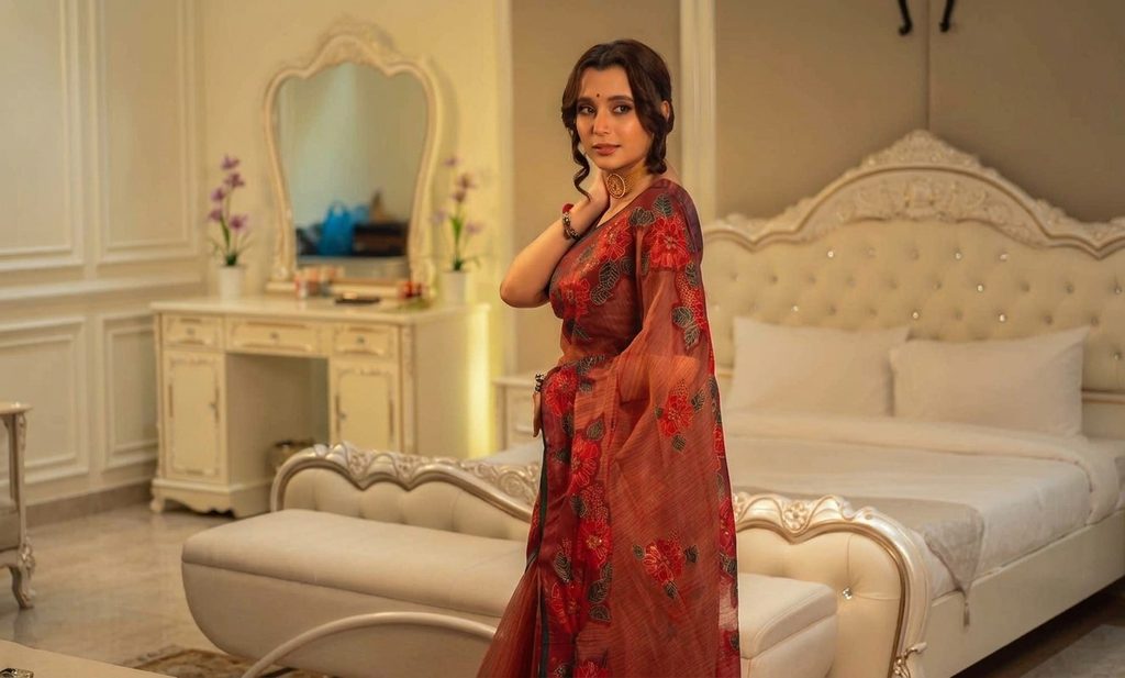 গল্পই আগে, নিয়মিত হওয়া নয়: সাবিলা নূর