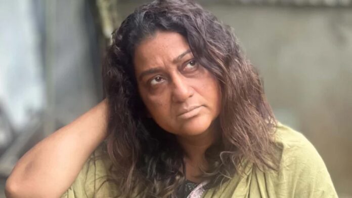 ক্লান্ত ও বিষণ্ন দীপা খন্দকার ক্লান্ত ও বিষণ্ন দীপা খন্দকার, কী ঘটেছে অভিনেত্রীর জীবনে?