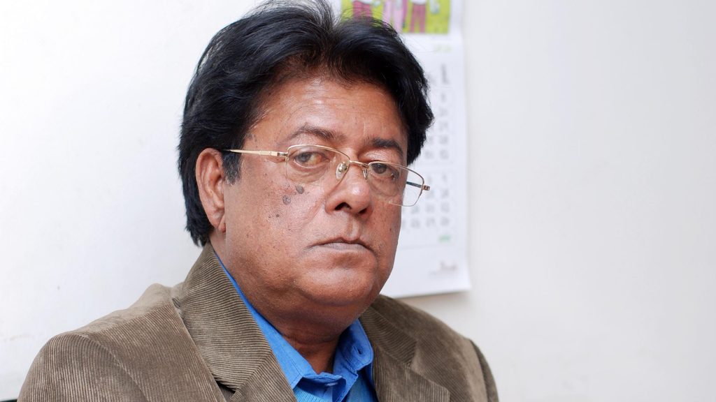 ‘আয়ো গোর্খালি’ দিয়ে নেপালের মঞ্চে মামুনুর রশীদ 
