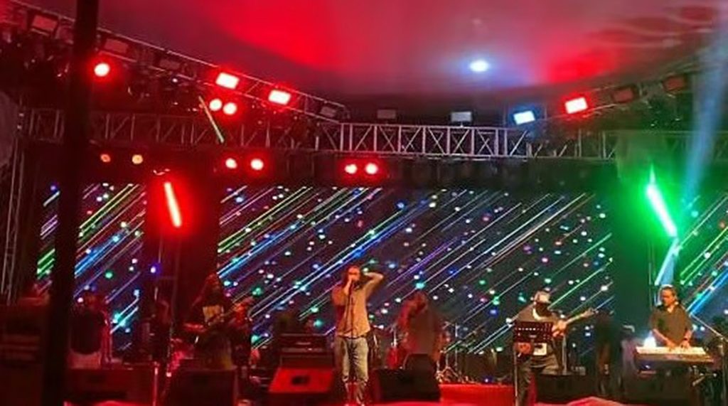 শিরোনামহীনের ৬ দিনে টানা চার কনসার্ট